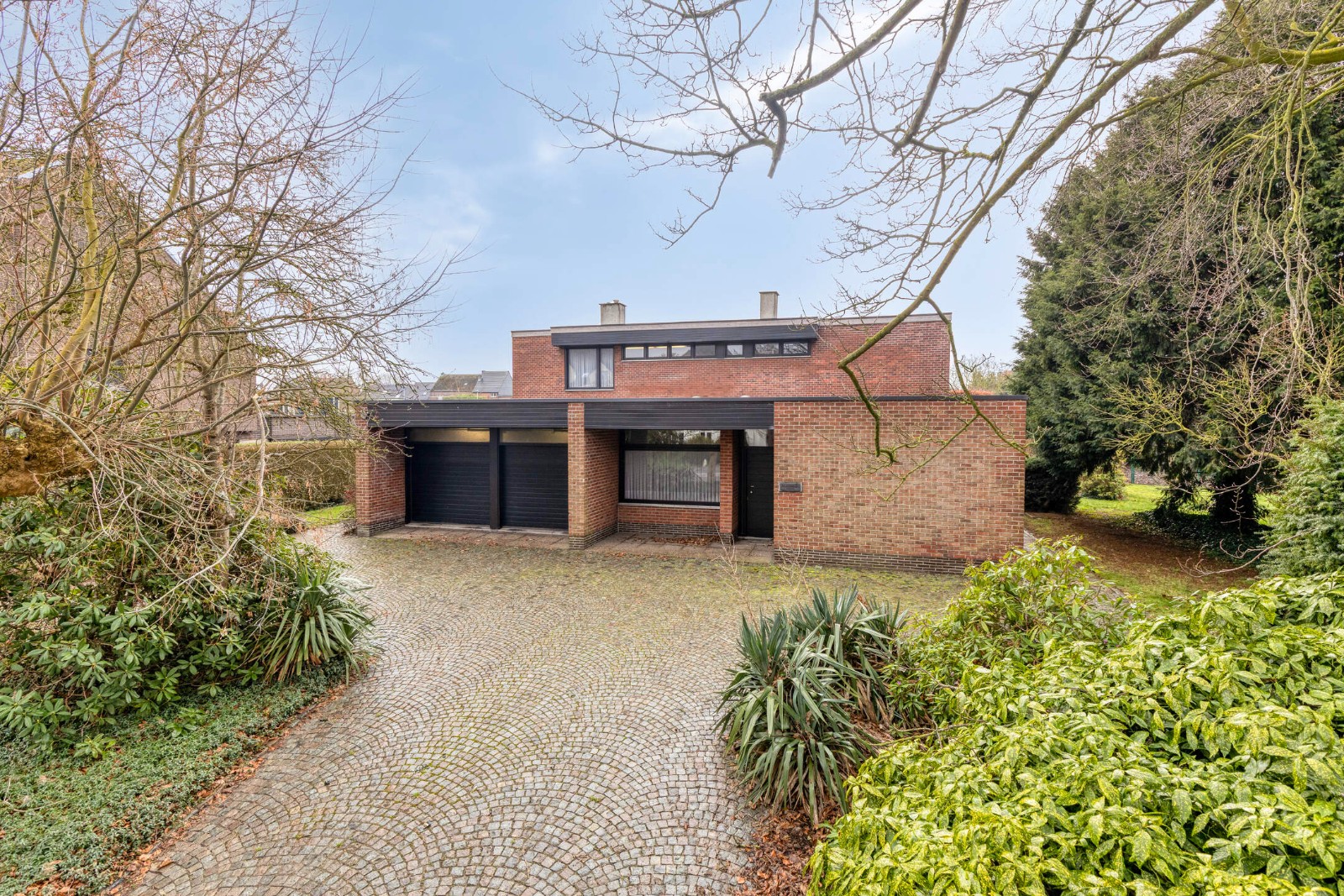 Solide dokterswoning uit de jaren ’70 met ruime praktijk - photo 1