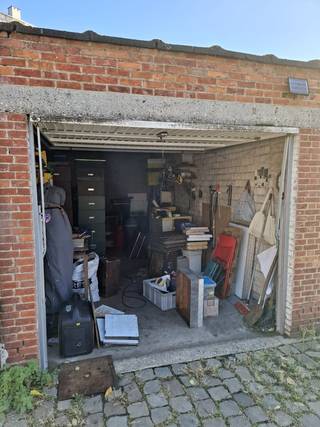 Bent u het beu om rondjes te rijden om parkeerplaats te vinden? Op de hoek van de Bisschoppenhoflaan en de Jan Welterslaan schuilt er een...