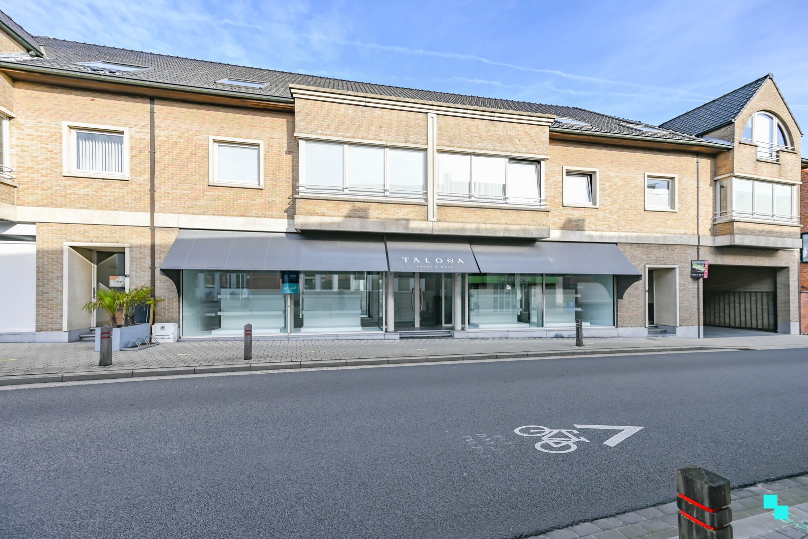 Centraal gelegen handelspand met etalage in hartje Lendelede - photo 2