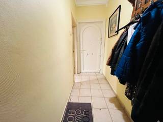 Roeselare - Rijwoning te koop.Interessant pand voor belegging mits opknapbeurt. De woning heeft veel potentieel.De wagen kan op de staanplaats voor...