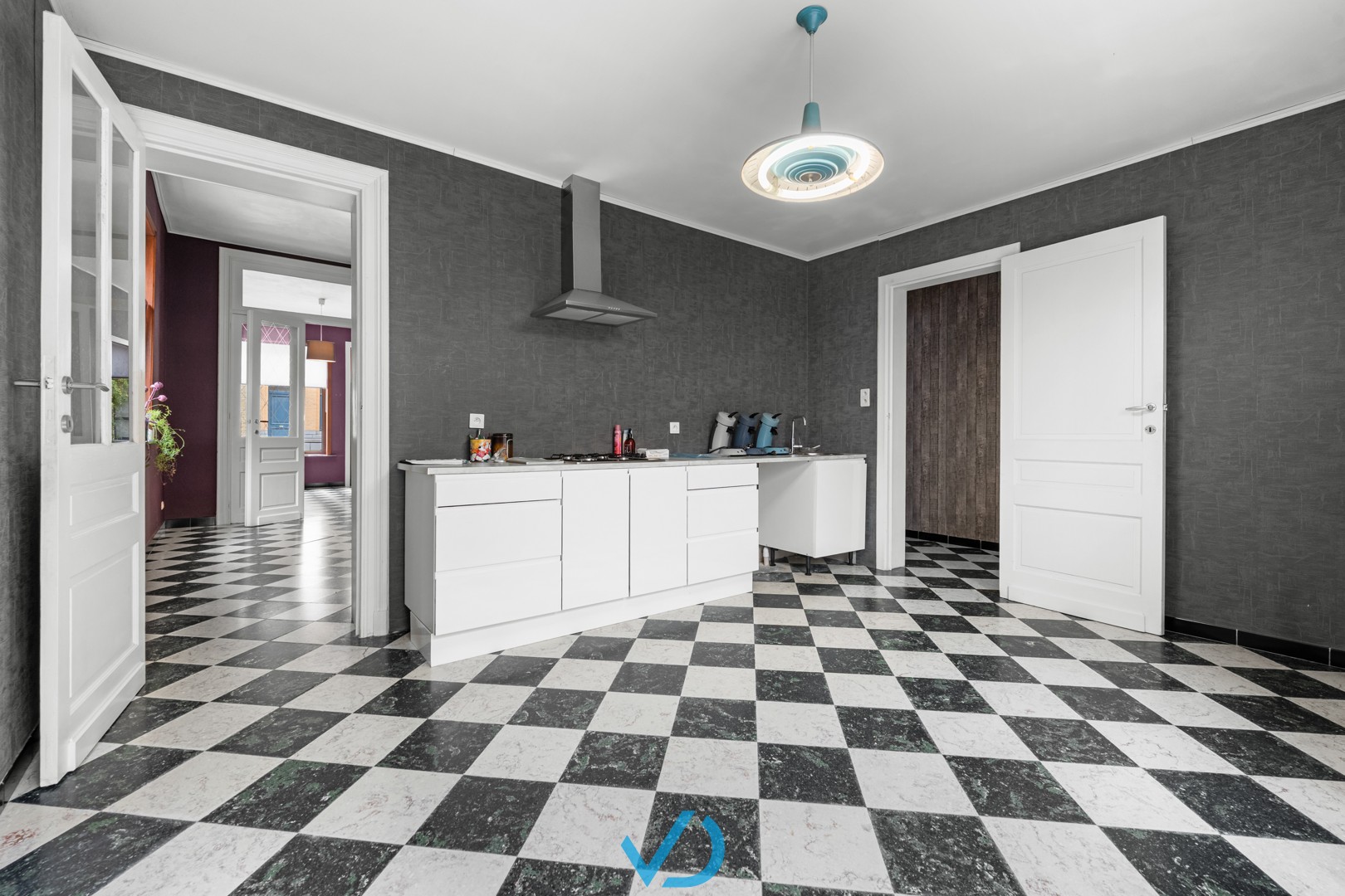 Uitzonderlijk ruime herenwoning met aparte studio in het historische centrum van Ieper! - foto 5