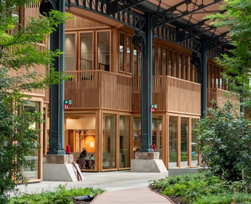 Authentieke kantoorruimte van 861 m² in het centrum van Brussel - foto 1