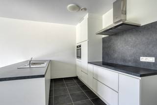Dit nieuwbouwappartement in Lennik ligt op een boogscheut van het centrum met een rustige ligging nabij winkels en restaurants. Gelegen op...