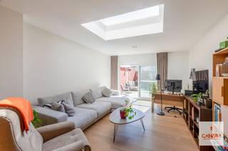 Deze instapklare woning met stadstuin en 3 slaapkamers is uitstekend gelegen aan de Zuiderpoort, op een boogscheut van het centrum van Gent...