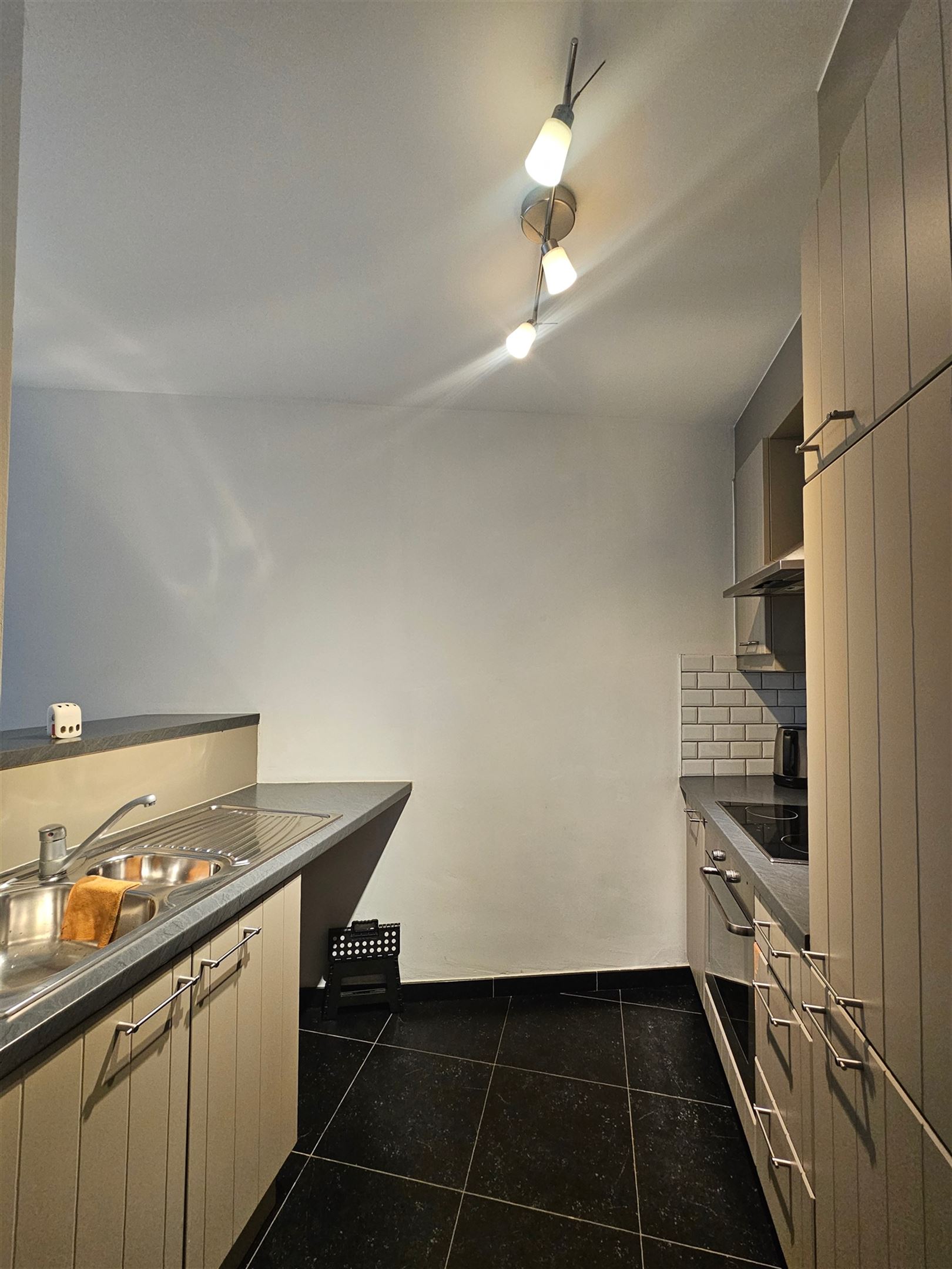 Gelijkvloers appartement met tuin en garagebox. - foto 5