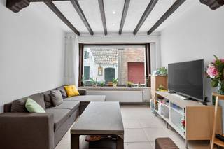 <p><span>Spacious family home with 4 large bedrooms located on a quiet street right downtown. </span></p><p><span>The house has undergone the necessary refreshment works in recent years. </span></p><p><span> </span></p><p><span> </span></p>