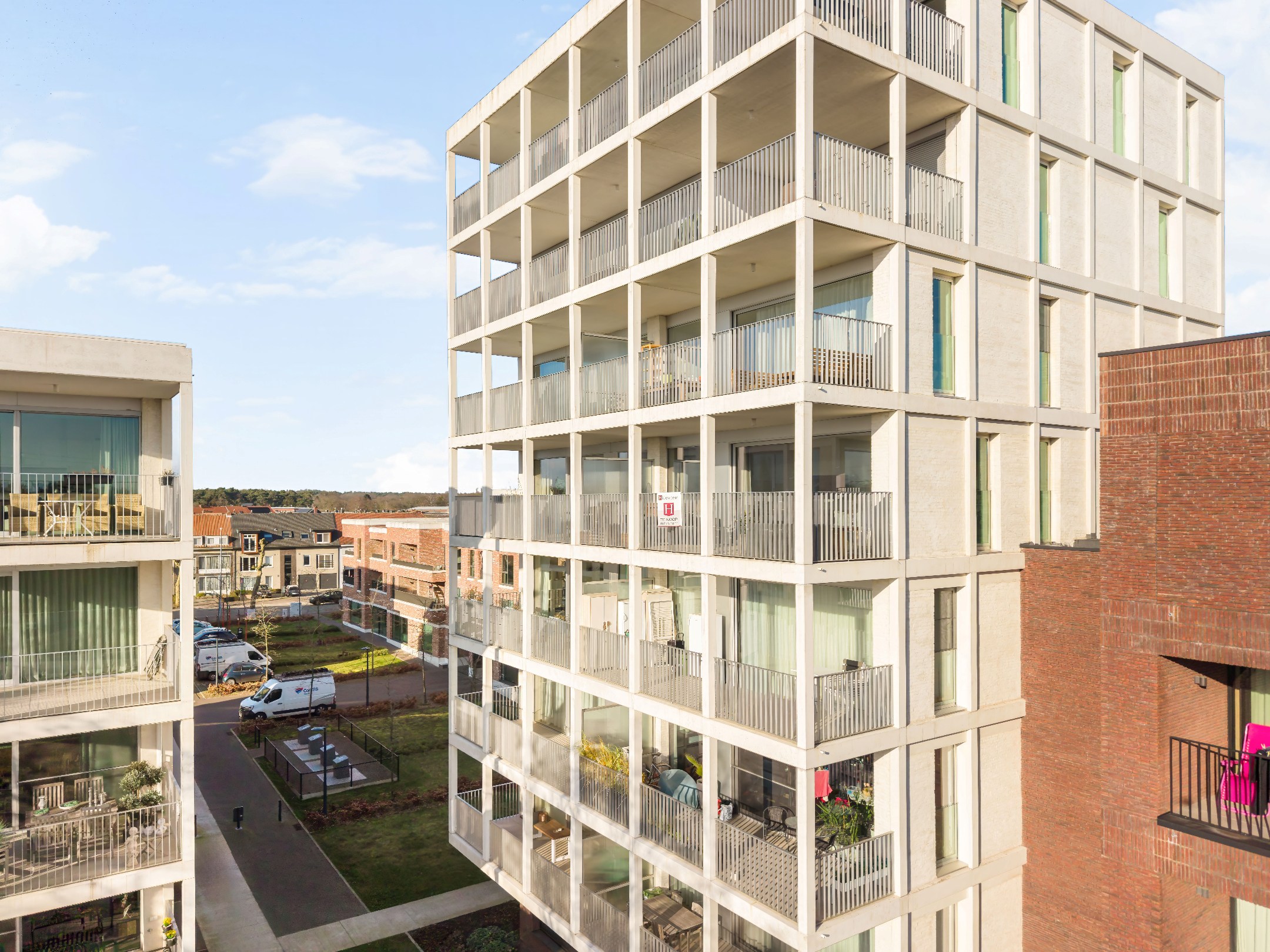 Recent 2-slaapkamerappartement met ruim terras, staanplaats en kelderberging. - foto 2