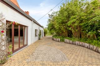 *** JOURNÉE VISITES LE 21/05 ENTRE 17H ET 19H *** Sur rendez-vous *** Maison à rénover entièrement, pleine de charme et de potentiel, située dans...
