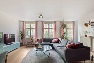 Prachtig duplex appartement met 2-3 slaapkamers, 2 badkamers, bureau en gezellig terras in het centrum van KontichAlgemeen:- Bewoonbare oppervlakte:...