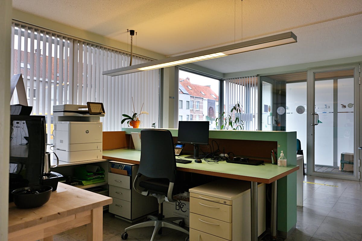 Bureau avec loft et parking spacieux à vendre à Roeselare - photo 5