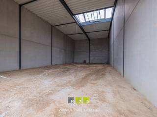 UNIT 5 VAN 204M² IN BEDRIJVENPARK GREMELSLO TE MAASEIK.KENMERKEN- oppervlakte unit: 204m²- 1 sectionaalpoort (4.00m breed x 4.20m hoog)-...