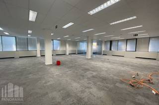 <strong>The 744 m² office</strong> in Vilvoorde is strategically located at the first exit of the E19 towards Antwerp, close to the Brussels Ring (R0), providing easy access to Brussels, Antwerp, and Brussels Airport, all within just 10–15 minutes. The office is also excellently connected by public transport via bus and the Vilvoorde train station.<br /><br />This office offers a modern and comfortable working environment, including a dining area with a kitchenette, large fridge, and dishwasher, an open space, meeting rooms, and a meeting room for one-to-one discussions. <br /><br />Security is ensured with an intercom, video phone, fire alarm system, and fire extinguishers, while the insulated roof and double glazing provide extra energy efficiency. <br /><br />In the common areas, there is a spacious restaurant with comfortable seating, perfect for lunch or informal meetings.<br /><br />The office is immediately available, and other office spaces within Everest Office Park are available starting at 207 m², fully customizable to suit your needs.<br /><br />Contact <strong>PANORAMA B2B</strong> for further information, floor plans, or a no-obligation visit at <strong>0477 09 00 09.</strong>