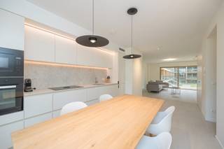 Gelegen in de prestigieuze wijk Nieuw Zuid, biedt dit mooi bemeubeld afgewerkt nieuwbouwappartement, gelegen aan het groenrijke park , het...