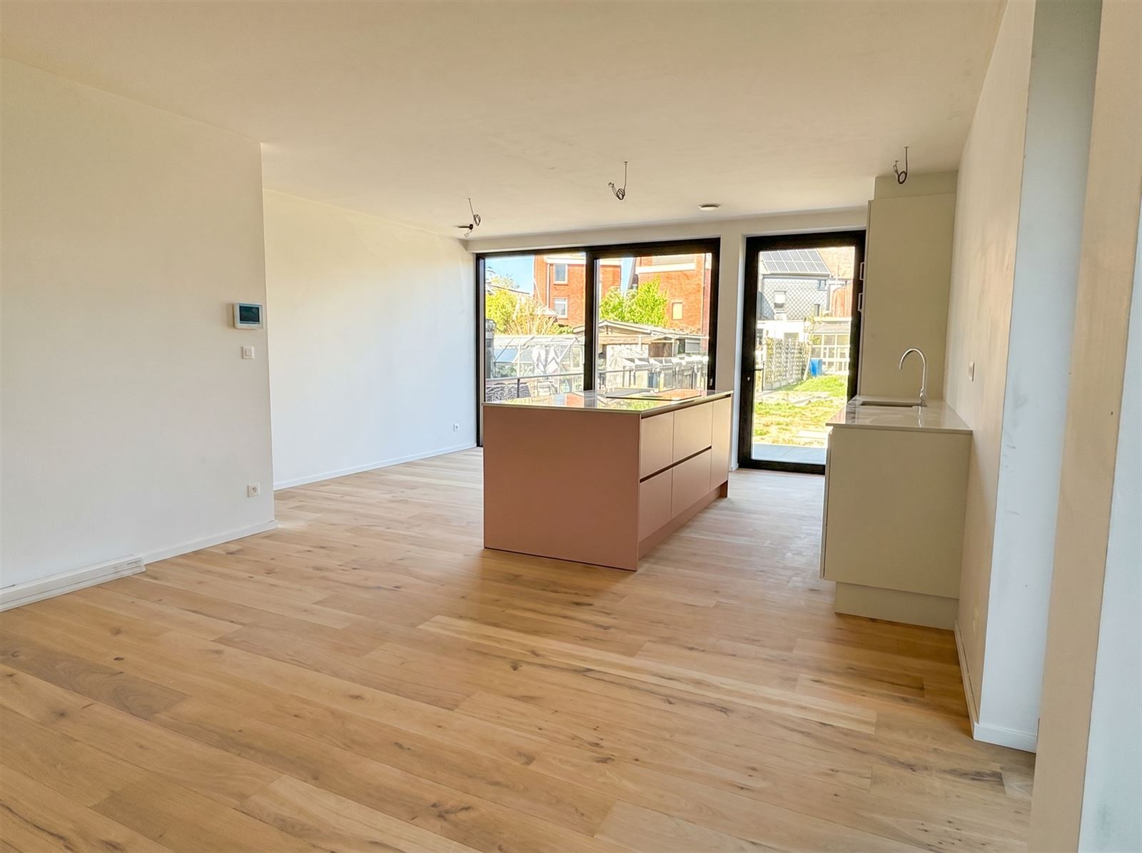 Knappe nieuwbouwwoning in het centrum - foto 2