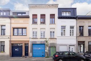 Ontdek deze centraal gelegen bel-etagewoning in de Van Daelstraat te Borgerhout!Op de gelijkvloerse verdieping beschikt de woning over maar liefst 2...