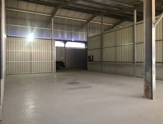 Loods te Ieperstraat 116 box 11 te huur* oppervlakte : 252m² Huurprijs : 700€ + 21%BTW + 1/12grondlasten...