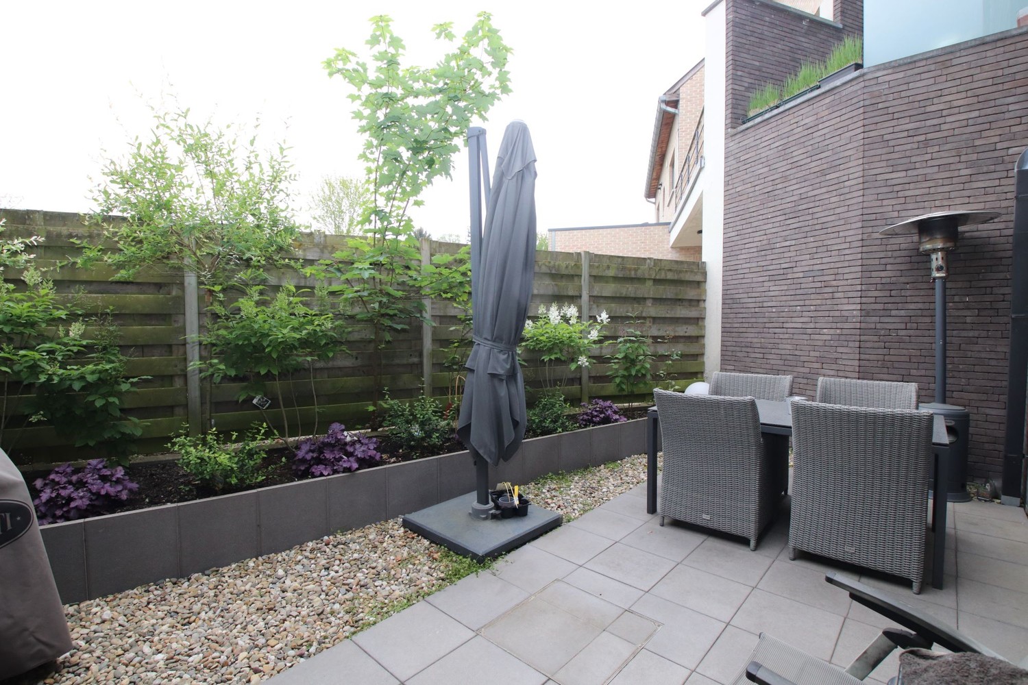 Recente, energiezuinige woning met 3 terrassen en garage - foto 4