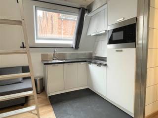 SEND US YOUR CLEE PROFILE VIA OUR WEBSITE WWW.ABRICASA.BEFurnished apartment, centrally located on the Grote Markt, near the shopping streets, cozy bars and restaurants.Suitable for co-housing because of the 2 bathrooms and mezzanine that can serve as an extra bedroom. Located on the 3rd floor in a small-scale building. Accessible by stairs.The apartment has just been refreshed, while the authentic elements have been preserved. The living room has an open kitchen with a view of the Cathedral.Through the living room you have access to the first bathroom and the mezzanine. The master bedroom also has an en-suite bathroom.There is no connection for a washing machine but there is a launderette over the door.- FURNISHED- EPC: 1227 kWh/m² UC: 2388867- Monthly costs: 25 euros include: Maintenance (cleaning 2x/month) and consumption avg. parts- Rental deposit: 2,700 euros (3 months rent)- Available: immediately- Contract type: Fixed term (1 year - renewable)- Address: Oude Bourse 25 - 2000 ANTWERPDo you wish to sell your house, apartment, building plot or investment property? Looking for a real estate agent for the rental or management of your property(s)?Abricasa stands for personal and active real estate assistance from A to Z! Get to know us!Call us for a no-obligation appointment on 03 259 04 04.