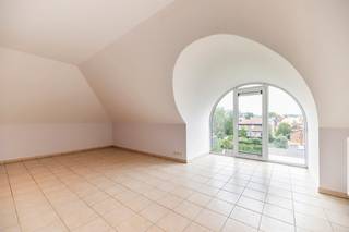 5000 NAMUR, Rue du Capitaine Jomouton, 30 - H.32Op de 3e verdieping, in een rustige straat op een steenworp afstand van de Maas, biedt dit...