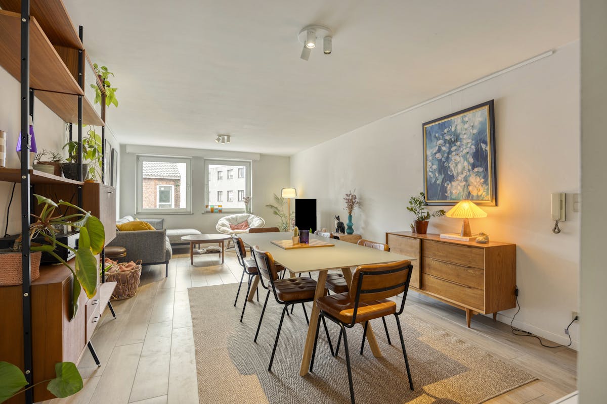 Appartement rénové de deux chambres dans le centre de Hasselt - photo 1