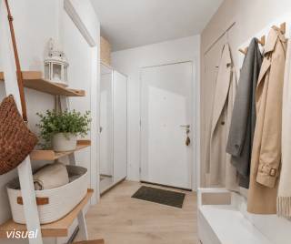 **BEZOEKDAG 13/09 INSCHRIJVEN VIA WWW.POLARES.EU**<br /><br />Ontdek dit moderne appartement uit 2011, waar een doordachte indeling en overvloedig natuurlijk licht samenkomen. <br />De ruime woonkamer vormt het centrale punt van het appartement en loopt naadloos over in een volledig uitgeruste keuken. Vanuit deze leefruimte stapt u direct het aangename zonneterras op, de ideale plek om in alle rust te genieten.<br /><br />Het appartement is comfortabel en praktisch ingedeeld met twee volwaardige slaapkamers, waarvan er één een eigen toegang tot het terras heeft. Verder beschikt u over een badkamer met douche in bad en een dubbele wastafel, een aparte was- en bergruimte en een afzonderlijk toilet. <br /><br />Bovendien beschikt het appartement over een eigen parkeerplaats en kelderberging, die samen beschikbaar zijn voor € 14.000.<br /><br />De ligging in Jette is een absolute troef. Door de nabijheid van de Ring, de E40 en Brussels Airport geniet u van een uitstekende bereikbaarheid, terwijl winkels, scholen en openbaar vervoer zich op comfortabele wandelafstand bevinden. Ook de nabijheid van het UZ Brussel en diverse bedrijven maakt dit appartement een bijzonder solide keuze voor zowel eigen bewoning als voor een investering.<br /><br />Dankzij het gunstige EPC-label B en de conforme elektriciteit is dit appartement volledig instapklaar. Het combineert kwaliteit en een strategische ligging in een aantrekkelijk geheel. <br /><br />Bent u benieuwd naar dit appartement? Contacteer ons gerust voor meer informatie of om een bezoek in te plannen.