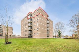 Ce penthouse prêt à emménager est situé au Kempenhof 12, bus 33, à Hasselt, juste à l'extérieur du périphérique principal et à quelques minutes à...