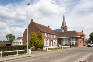 À VENDRE à Geraardsbergen, GrimmingePour plus d'informations : appelez Pieter Cardoen au 0475 36 12 52Agréable maison située sur la place du village...