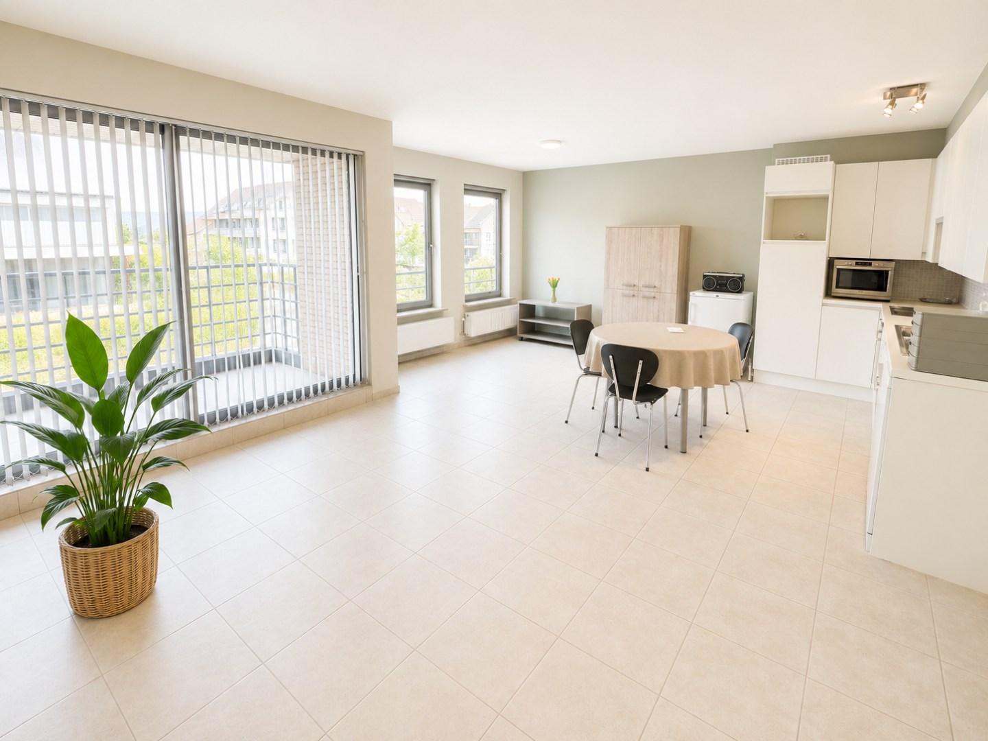 Lichtrijk en gunstig gelegen appartement met 2 slpk, terras en garage, Torhout - foto 5