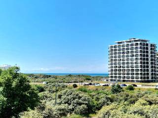 GERENOVEERD GEZELLIG APPARTEMENT MET 2 SLAAPKAMERS OP ENKELE METERS VAN HET STRAND TE DE PANNEBestaande uit hal met vestiaire, living met open...
