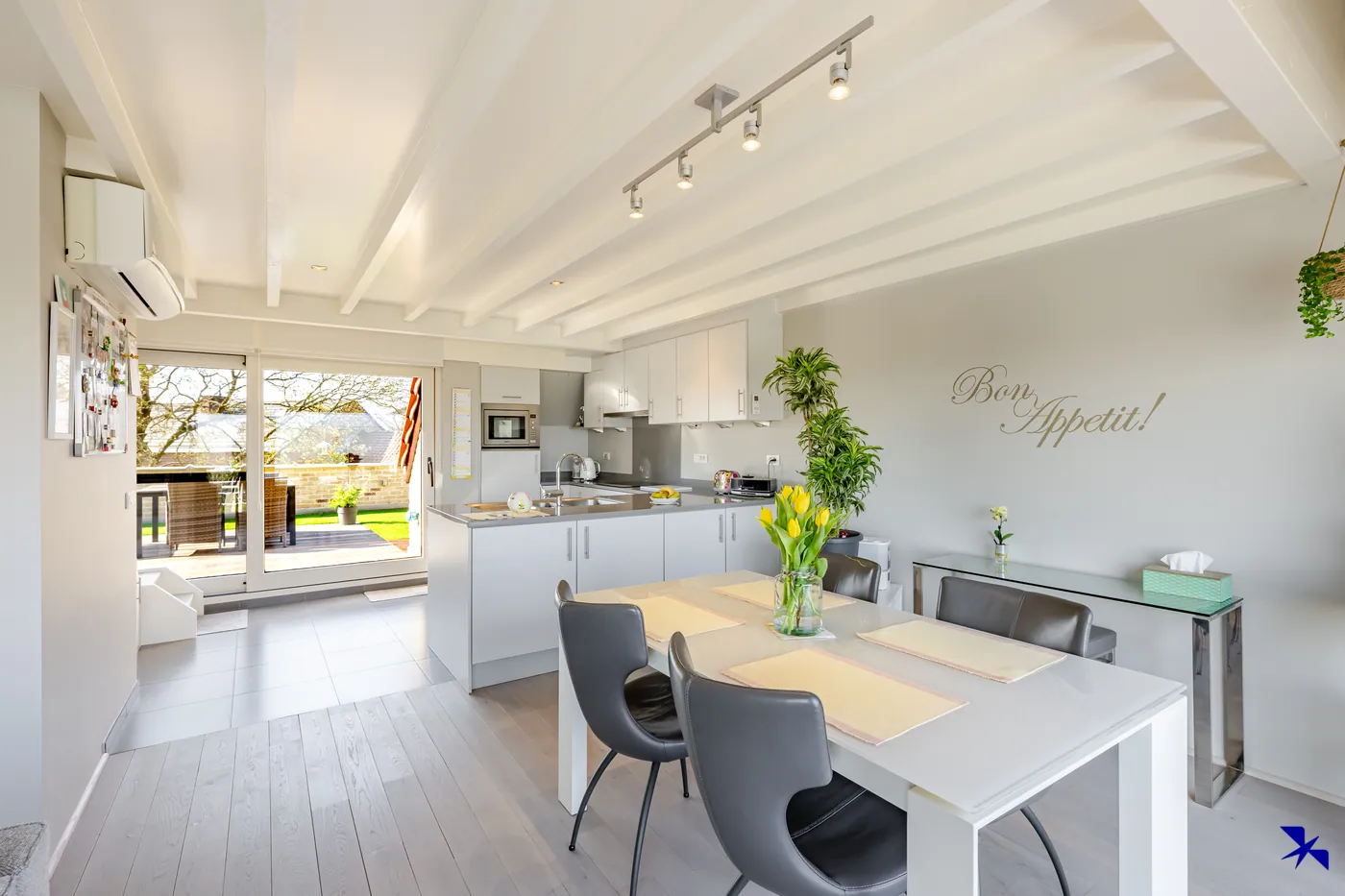 Duplex apartment with 2 terraces overlooking the canal - photo 4