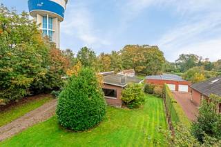 <p>Op een uitstekende en rustige locatie in Westmalle vinden we dit ruime perceel van maar liefst <strong>3.990 m²</strong>. Het perceel <strong>biedt tal van mogelijkheden</strong> en is uitermate geschikt voor wie op zoek is naar ruimte, groen en een aantrekkelijke ligging. Op het perceel bevindt zich momenteel een te renoveren woning met een bewoonbare oppervlakte van ca. 236 m². De bestaande bebouwing biedt mogelijkheden voor renovatie of kan, afhankelijk van de stedenbouwkundige voorschriften, plaatsmaken voor een nieuwbouwproject.</p><p>De ruime tuin en groene omgeving zorgen voor een bijzonder aangename setting, terwijl de ligging in Westmalle een goede bereikbaarheid en een vlotte verbinding met omliggende gemeenten biedt.<br />Een uniek perceel voor wie op zoek is naar ruimte, rust en mogelijkheden op een gegeerde locatie in Westmalle.</p><p>EXTRA: <br />- <strong>Bouwvoorschriften kunnen op aanvraag bezorgd worden!</strong><br />- EPC: 438 kWH / (m² jaar) uc: 20230816-0002965169-RES-1 (Renovatieverplichting, -> E- score). <br />-Niet gelegen in mogelijks of overstromingsgevoelig gebied, niet gelegen in afgebakend overstromingsgebied of afgebakende oeverzone, niet gelegen in risicozone overstromingen (P-score D, G-score D).<br />- Woongebied, Vg, Gmo, Gvkr, Vv. <br />- Niet opgenomen in maatregelenregister</p><p>Nabij school, winkels, autosnelweg, openbaar vervoer, etc. Voor meer info ga naar www.coenenvastgoed.be of bel 03/375.82.92</p>