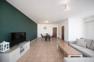 Dit aangename appartement is gelegen in een kleinschalige residentie bestaande uit slechts 3 appartementen. Het appartement bevindt zich op de...