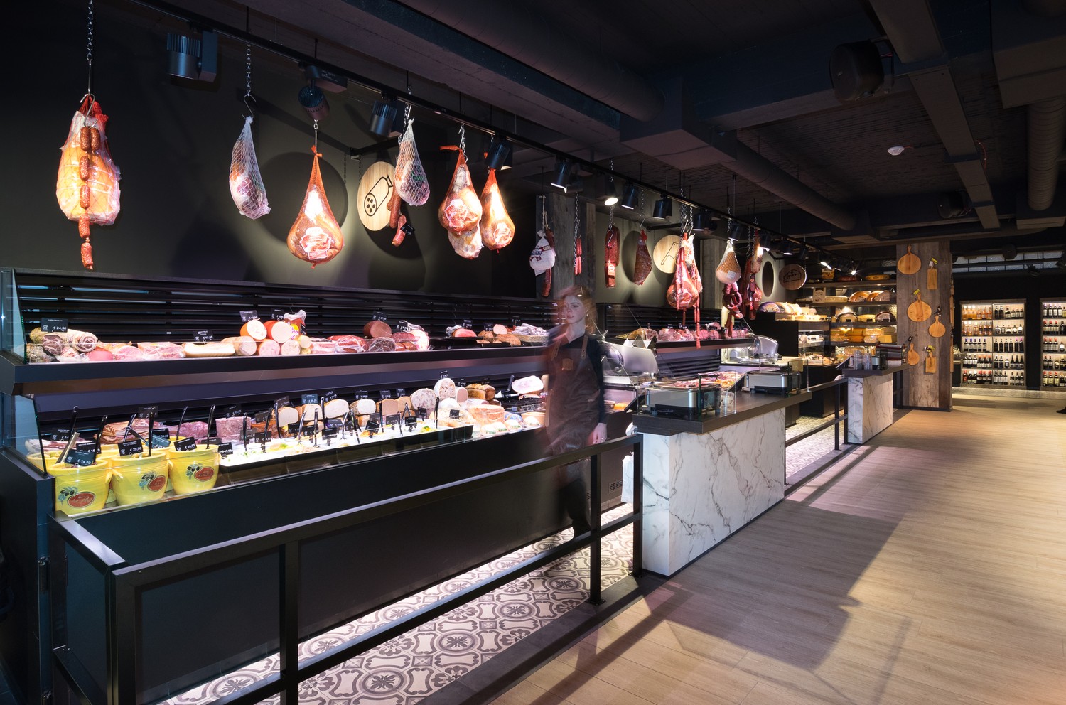 Opvallend instapklaar handelspand met 17 m gevelbreedte en topvisibiliteit - foto 4