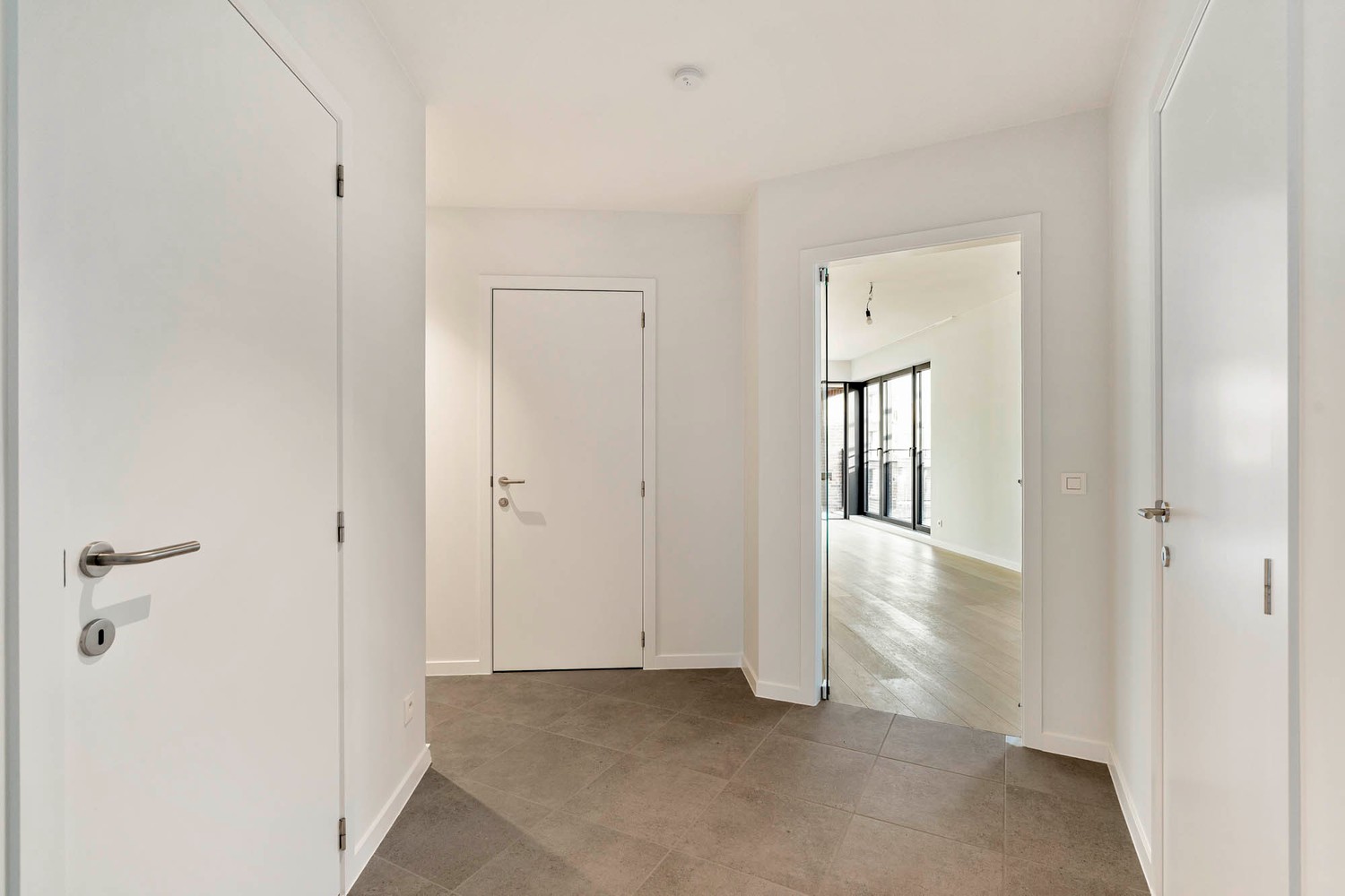 Prachtig nieuwbouwappartement met terras en autostaanplaats te Leuven Centrum! - photo 3