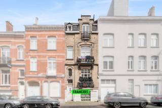 Ontdek deze karaktervolle meergezinswoning, gelegen op een perceel van 130 m² in Schaarbeek, met een bewoonbare oppervlakte van ca. 225 m². De...