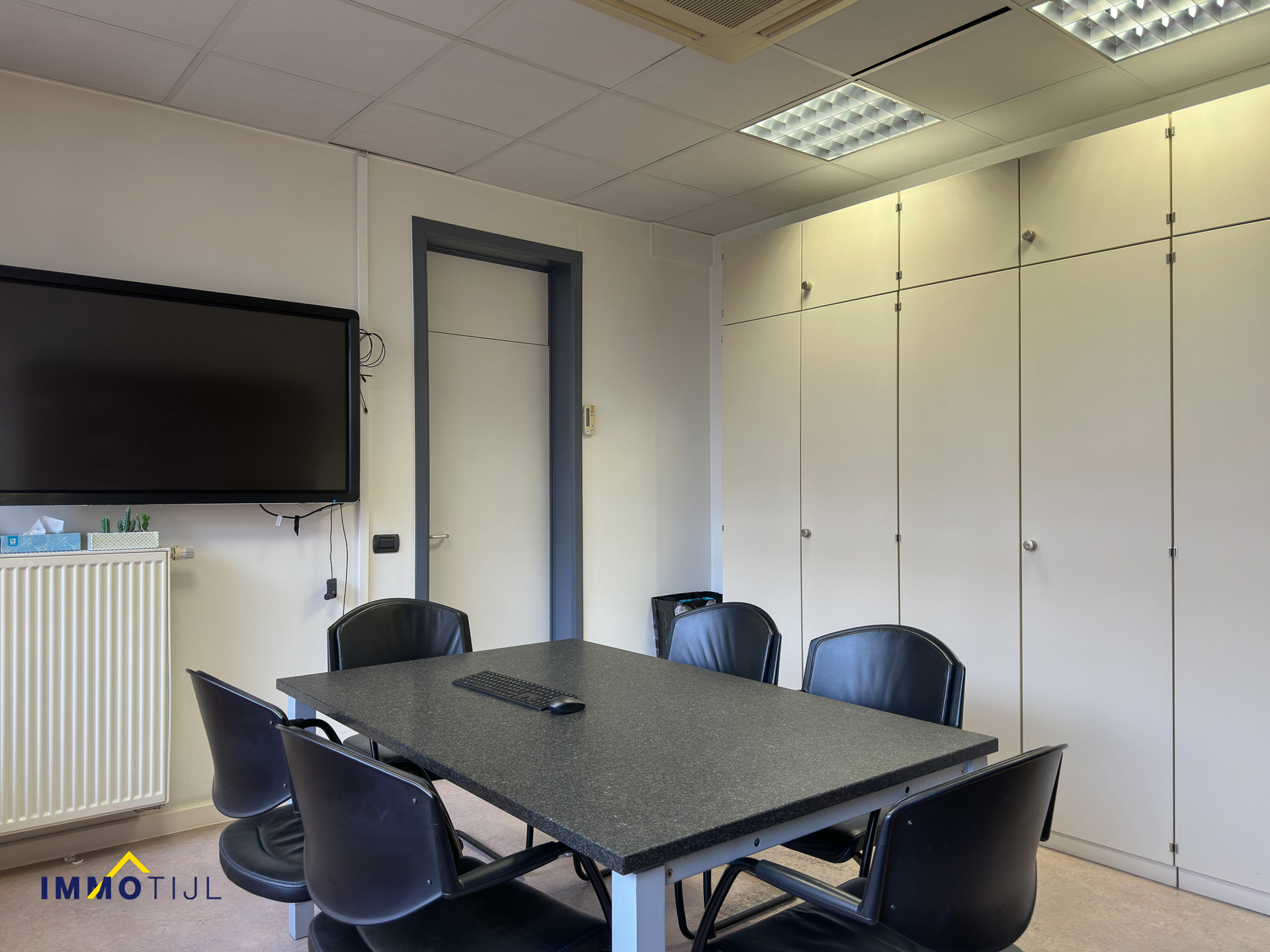 Gelijkvloerse kantoorruimte met parking te Ninove! - foto 5