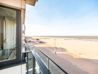 EERSTE BEZOEKMOMENT OP ZATERDAG 20/12/2025. SCHRIJF U IN VIA DE WEBSITE!PRACHTIG Appartement in recent (2016) gebouw met FRONTAAL zeezicht.Dit unieke...