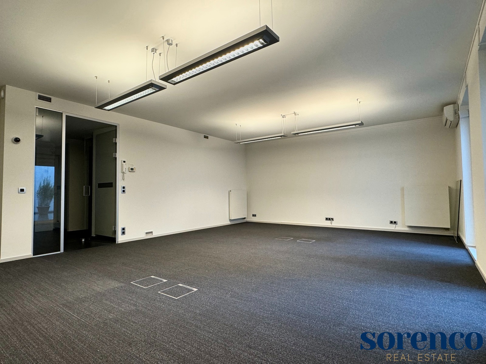 Commercial à louer à Anvers - photo 1