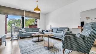 Welkom op de Nieuwe Kuilenweg 31/32 in Genk.<br /><br />Bent u op zoek naar een ruim instapklaar appartement met 3 slaapkamers in Genk?<br />Zoekt u een investeringsappartement dat u meteen wenst te verhuren?<br />Dan is dit appartement precies wat u zoekt!<br /><br />De videoreportage kan u bekijken via volgende link: <br />https://player.vimeo.com/video/1204826434<br /><br />Dan is dit modern en energiezuinig appartement absoluut een bezoek waard!<br /><br />Dit duplex appartement is gelegen op het 3de en 4de verdiep.<br />De bewoonbare oppervlakte bedraagt maar liefst 113 m² en beschikt over twee terrassen, dewelke samen 40 m² groot zijn.<br />Bij het appartement hoort een riante afgesloten garagebox met berging om de wagen te parkeren.<br /><br />Samenstelling appartement:<br />2de verdiep: 73 m²
<ul>
	<li>Inkomhal </li>
	<li>Gezellige woon- en eetkamer </li>
	<li>Ingerichte keuken </li>
	<li>Berging</li>
	<li>Toilet</li>
	<li>Slaapkamer 1</li>
	<li>Terras (voorgevel)</li>
	<li>Terras (achtergevel)</li>
</ul>
3de verdiep: 40 m²

<ul>
	<li>Nachthal</li>
	<li>Slaapkamer 2</li>
	<li>Slaapkamer 3</li>
	<li>Badkamer</li>
</ul>
Troeven:<br />✔ Instapklaar<br />✔ Lift aanwezig<br />✔ 3 slaapkamers<br />✔ Airco <br />✔ Alle ramen hebben vliegenramen<br />✔ Recente doorstromer (vaillant)<br />✔ EPC B-label (102 kWh/m² jaar)<br />✔ Conforme keuring elektriciteit<br />✔ Twee ruime terrassen<br />✔ Ondergrondse garagbox met sectionale poort<br />✔ ...<br /><br />In bijlage kan u de energieprestatiecertificaat, de elektrische keuring en het grondplan downloaden.<br /><br />Heeft u interesse in dit prachtig appartement?<br /><br />Contacteer ons dan via mail op info@frerevastgoed.be of door een contactaanvraag door te sturen.<br />Gelieve uw telefoonnummer er telkens bij te vermelden.