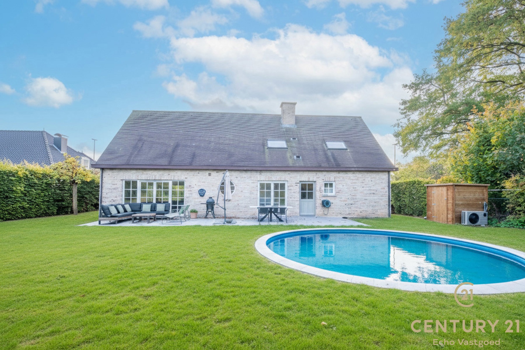 Praktisch gelegen, perfect onderhouden villa met zwembad - foto 2