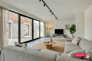 Droomt u van wonen op een plek met ziel en geschiedenis? Ontdek nieuwbouwproject De Katte in het charmante Sint-Martens-Bodegem (Dilbeek). Deze iconische, voormalige brouwerij in de schaduw van de kerktoren is met respect voor het verleden getransformeerd tot een prachtig hedendaags woonerf. Hier vloeien authentieke karakterelementen naadloos samen met moderne luxe en wooncomfort.<br />Met reeds 10 verkochte units gaat het hard, maar u kan nog eigenaar worden van een stukje geschiedenis. Er zijn momenteel nog slechts 6 exclusieve units beschikbaar. Of u nu zoekt naar een ruim appartement of een royale loft, met opties van 2 tot maar liefst 5 slaapkamers vindt u hier de perfecte match. Elke unit is voorzien van een hoogwaardige afwerking en beschikt over een prachtig terras of privatieve buitenruimte om in alle rust te genieten van de omgeving.<br />De Katte is volledig klaar voor de toekomst en uitgerust met state-of-the-art geothermische verwarming en passieve koeling. Een duurzame investering die uw wooncomfort garandeert, zomer en winter. Bovendien is het project volledig opgeleverd: de appartementen zijn meteen beschikbaar.<br />Dit renovatieproject komt in aanmerking voor het verlaagde 6% BTW-tarief (in plaats van 21% op nieuwbouw). Dit levert u een aanzienlijk financieel voordeel op van tienduizenden euro's!<br />Deze AI-visualisaties zijn bedoeld als inspiratie. Er werd geen rekening gehouden met technische specificaties, stedenbouwkundige voorschriften of de concrete mogelijkheden tot realisatie.