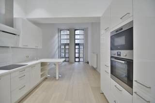 <p>ELSENE - Ideaal gelegen nabij het openbaar vervoer, winkels en alle voorzieningen, mooi appartement op de begane grond van een klein gebouw, bestaande uit een inkomhal, lichte woonkamer, superuitgeruste Amerikaanse keuken, doucheruimte, slaapkamer, binnenplaats en apart toilet.<br /><br />Te bezichtigen zonder uitstel, dubbele beglazing, individuele condensatieketel, kelder, lage kosten van 50 € / maand.<br />info noe@morgans.be. 02/4302486</p>
<br />
<p></p>