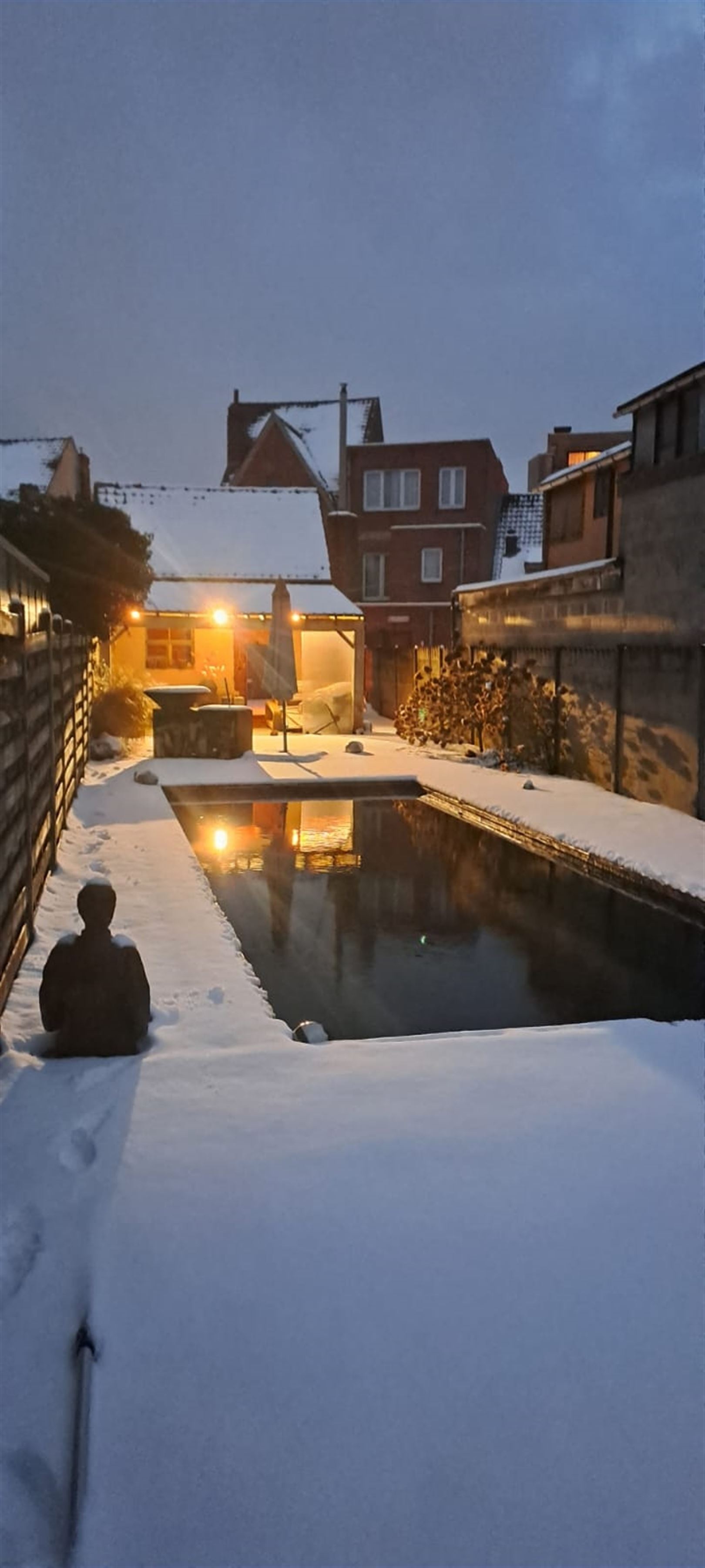 RUIME WONING MET 3 SLKS, 2 BADK &amp; TOEGANKELIJK VIA TUIN !!! - foto 2