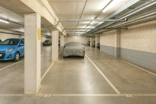 Op zoek naar een parkeerplaats? In dit nieuwe gebouw vind je deze autostaanplaats van 2,3 m breed! Het station van Kontich ligt op wandelafstand,...