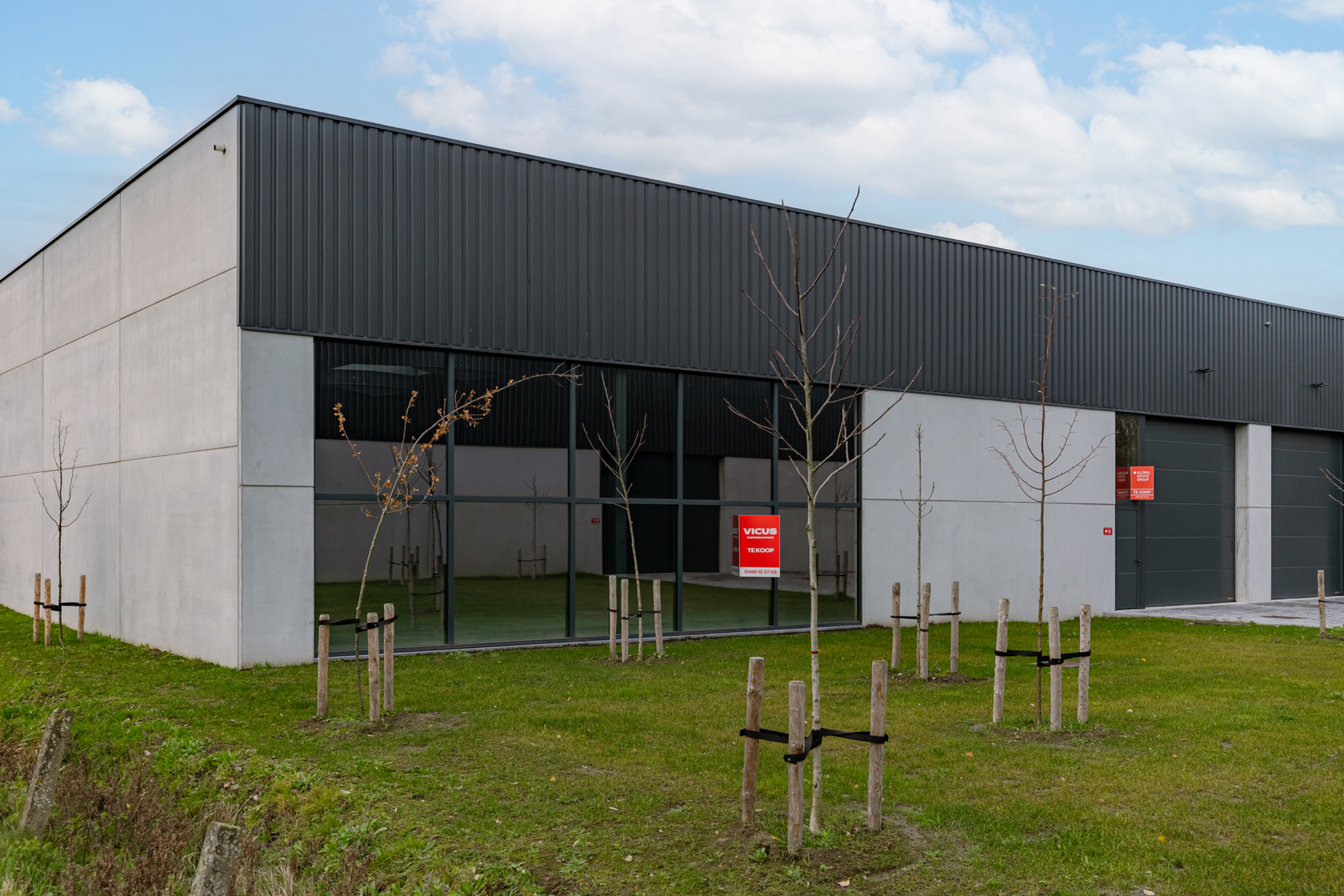 Bedrijfsloods perfect voor opslag met opp van 694m2! - foto 1