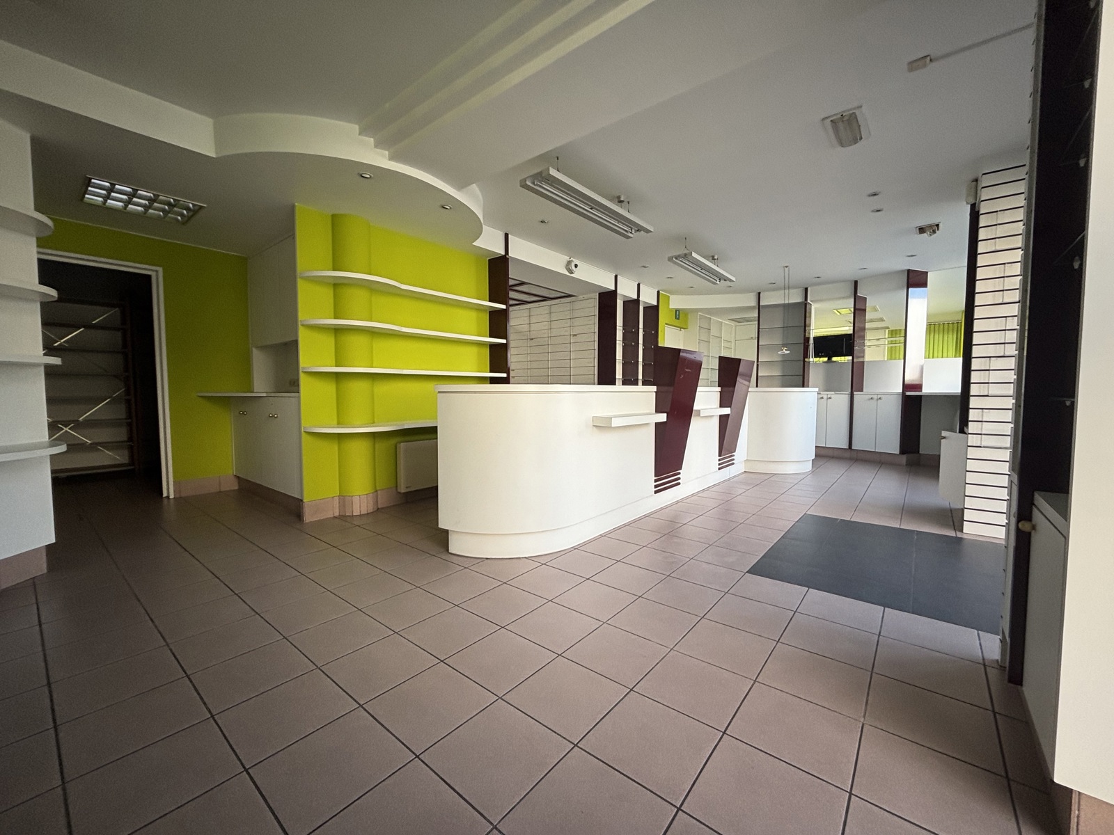 Commercial for rent in Leuven - photo 2
