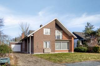 Te renoveren open bebouwing op toplocatie met uitzonderlijk perceel van 23 are – uitbreidingsmogelijkheid naastliggend perceel. Bent u op zoek...