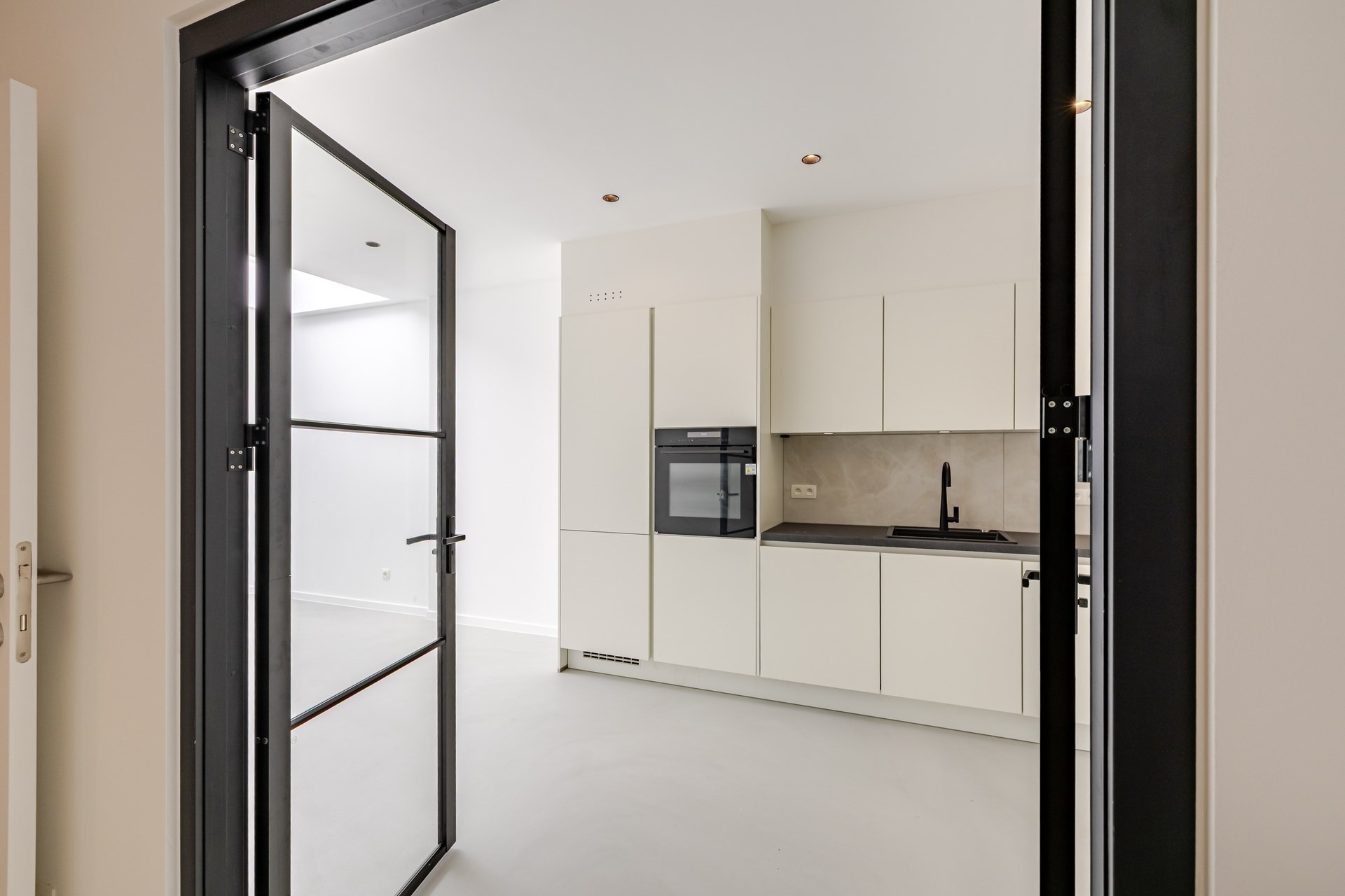 Top gerenoveerde woning met 2 slks en terras - foto 4