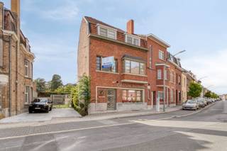 Statige woning in de Roterijstraat te Kortrijk met 223m² bew. Opp.Deze woning heeft een hoge graad van onderhoud. Tot op vandaag is deze woning...