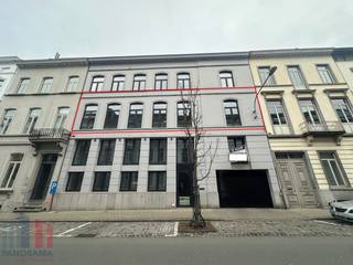 Op een toplocatie in Kortrijk, langs de Koning Leopold I-straat, vlakbij het Gerechtsgebouw en op wandelafstand van de Grote Markt, vindt u...
